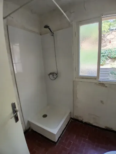 Pose de carrelage dans une salle de bain à Nice, Cagnes-sur-Mer, WK RENOV